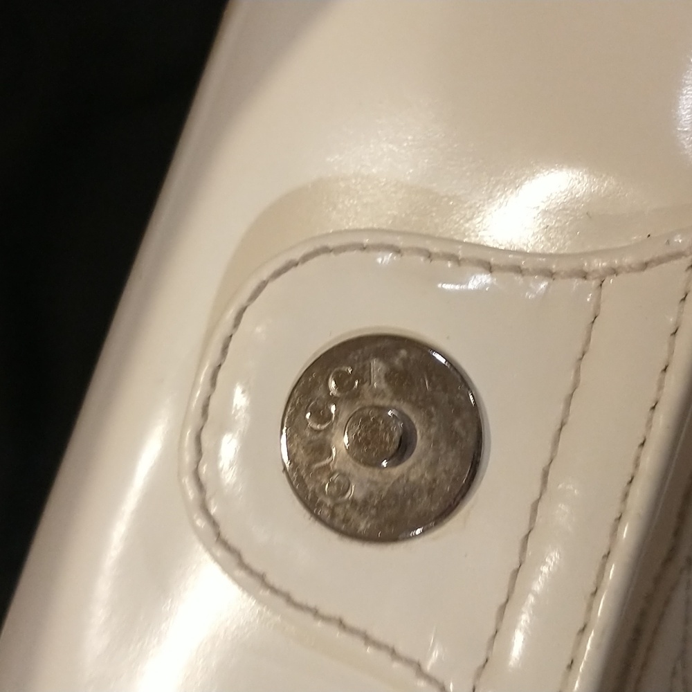 Authentic Gucci (Mini) - Picture 4 of 16
